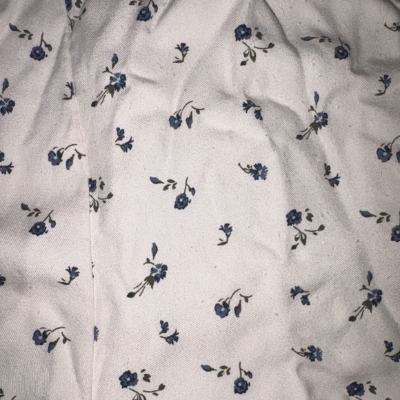 Floral Hollister romper - Picture 3 of 3